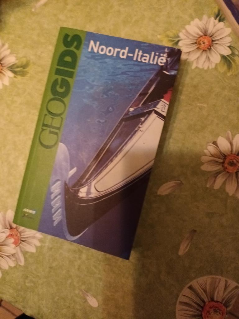 Noord Italie. Geo gids ANWB reisgids Milaan Genua Dolomieten, Boeken, Reisgidsen, Europa, Ophalen of Verzenden, Zo goed als nieuw