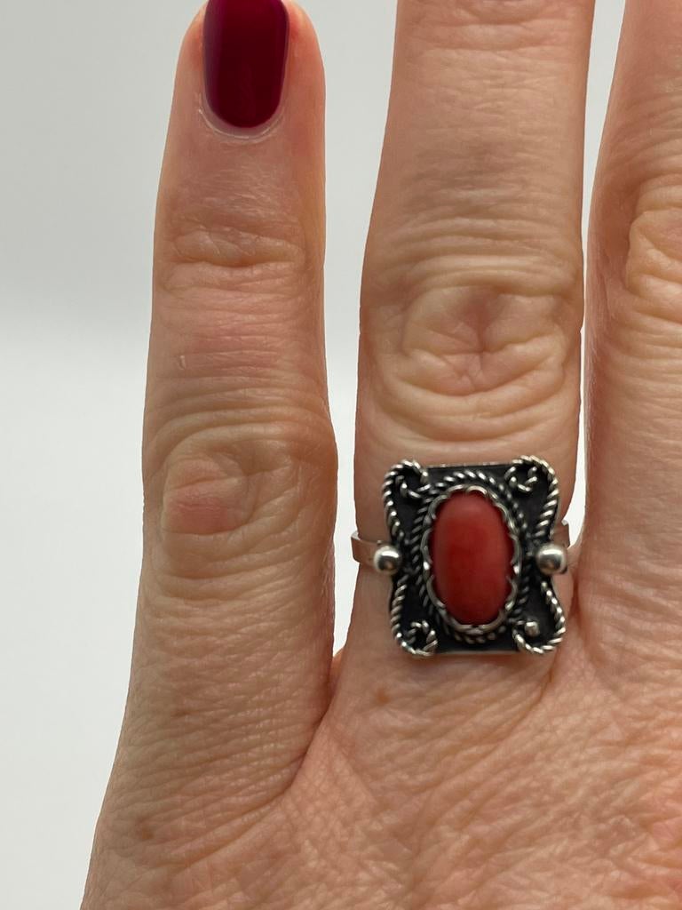 C517 Prachtige 800 zilveren ring bloedkoraal maat 17, Ophalen of Verzenden, Zilver, Ring, Met edelsteen