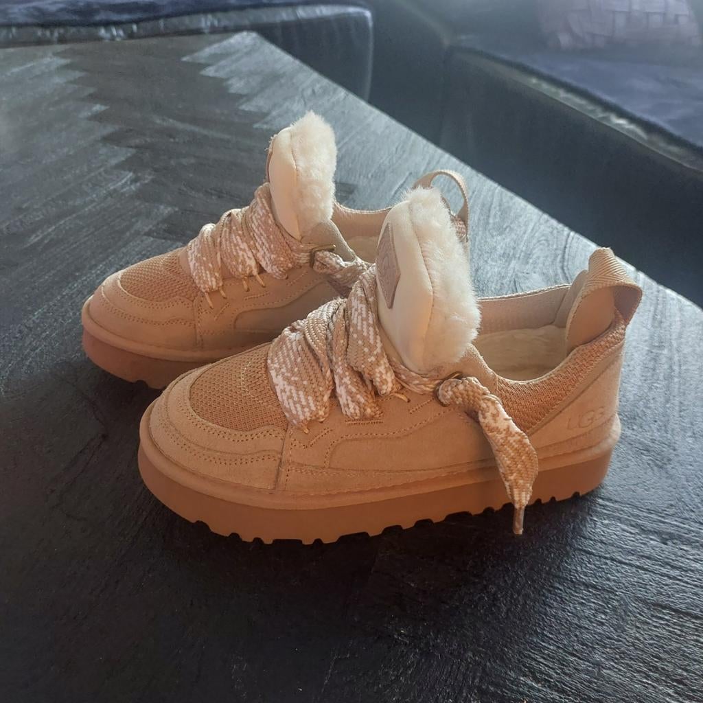 Ugg Lowmel - Maat 37, Beige, Nieuw, Ophalen of Verzenden, Sneakers of Gympen