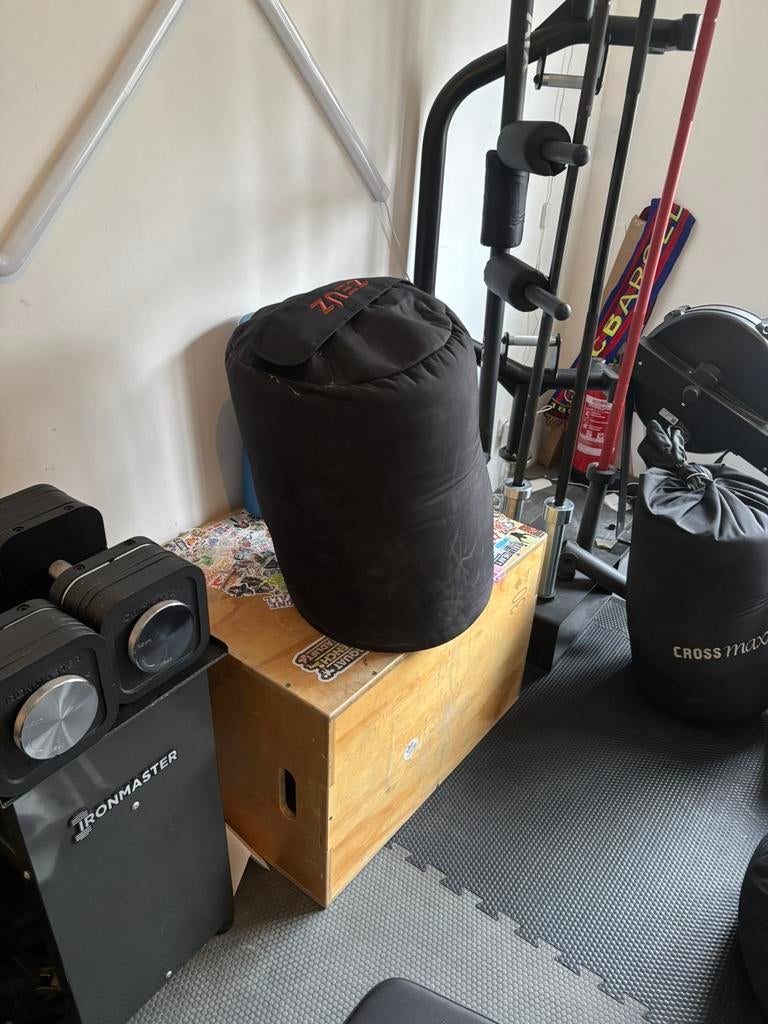 Zeuz sandbag (zonder zand kan verzonden worden), Sport en Fitness, Verzenden, Zo goed als nieuw, Overige typen
