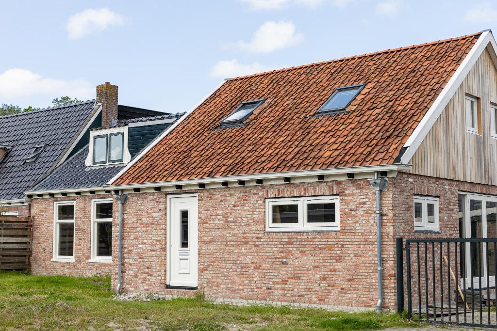 Oude gebikte rode stenen genuanceerd 18x5 vormbak 2000M2+, Ophalen of Verzenden, Gebruikt, Bakstenen