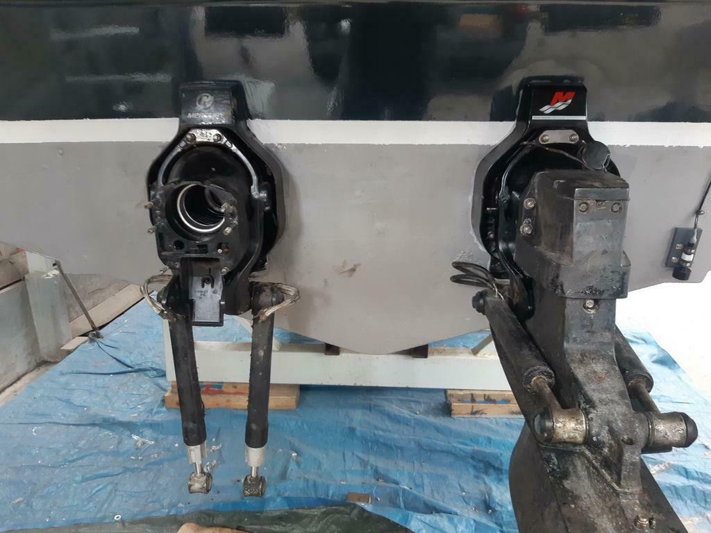 Bellows rubbers vervangen Mercruiser Alpha Bravo op locatie