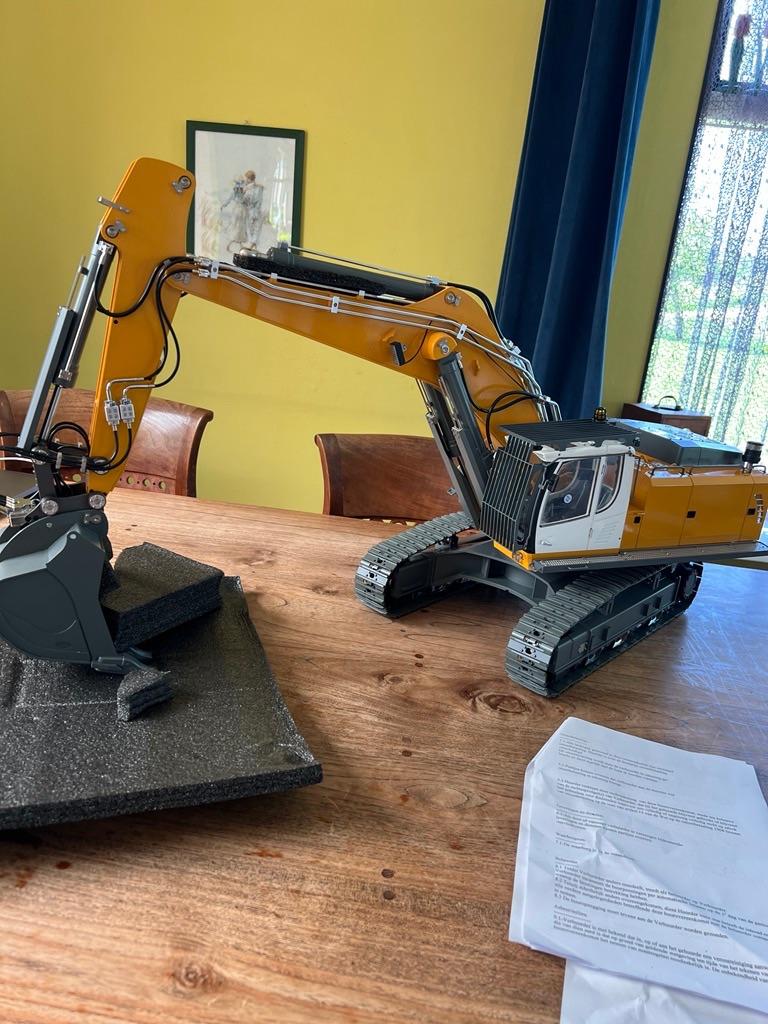 RC 1/14 RTR Liebherr R970 Kabolite Graafmachine Kraan Tamiy, Hobby en Vrije tijd, Modelbouw | Radiografisch | Overige, Ophalen of Verzenden