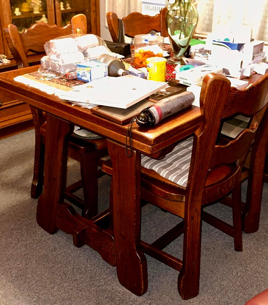 Massief eiken uittrekbare eettafel met 4 stoelen, Ophalen of Verzenden, Zo goed als nieuw, 4 tot 6 stoelen