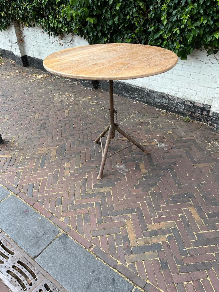 Praattafel / statafel, Ophalen