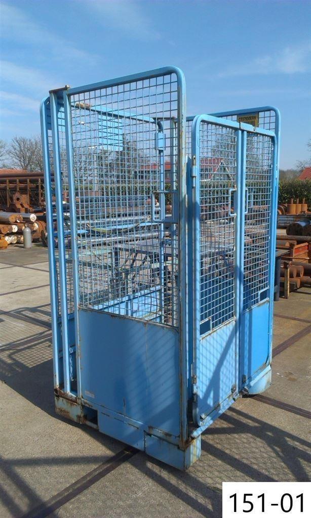 1439. Gaasbox / gaascontainer / krat / box / rolcontainer, Ophalen, Gebruikt