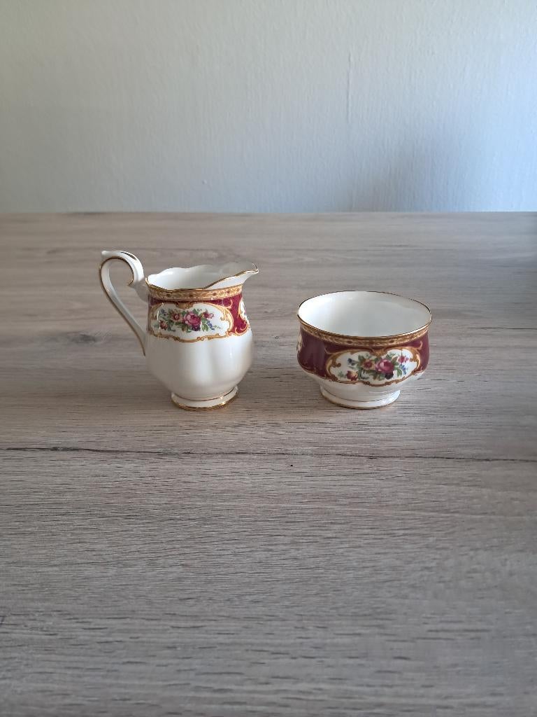 engels koffieservies Royal Albert, Ophalen