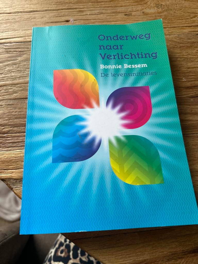 Onderweg naar verlichting - Bonnie Bessem, Boeken, Ophalen, Zo goed als nieuw, Spiritualiteit algemeen, Achtergrond en Informatie