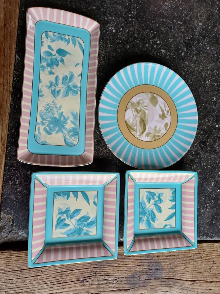 Palais Royal Boutique Set Boorden, Porselein of Keramiek, Schaal, Ophalen of Verzenden, Zo goed als nieuw