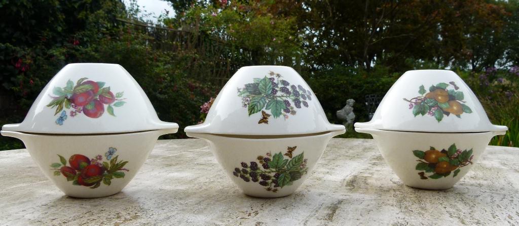 Royal Sphinx 6 Fruit Soep Toetjes Kommen Appels Bramen Peren, Antiek en Kunst, Antiek | Servies los, Ophalen of Verzenden