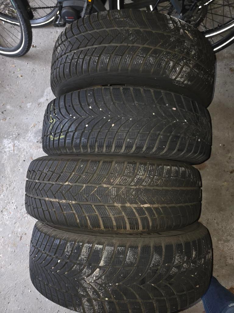 Winterbanden op Lichtmetalen Velgen 225/60/17, Ophalen, Gebruikt, Banden en Velgen, 17 inch