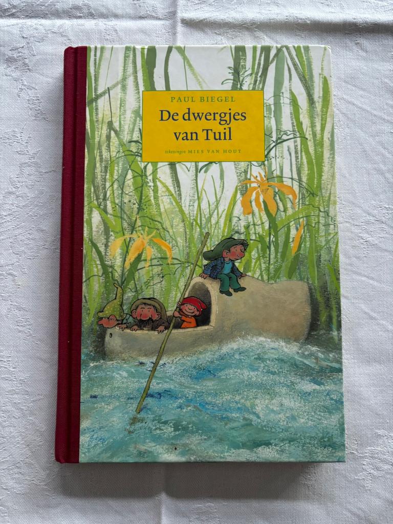De dwergjes van Tuil - Paul Biegel - hardcover boek!, Boeken, Ophalen, Zo goed als nieuw, Paul Biegel, Fictie algemeen