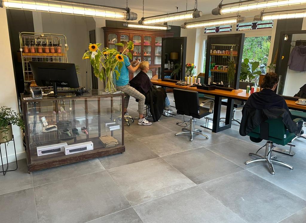 Chair rental hairdressers/barber