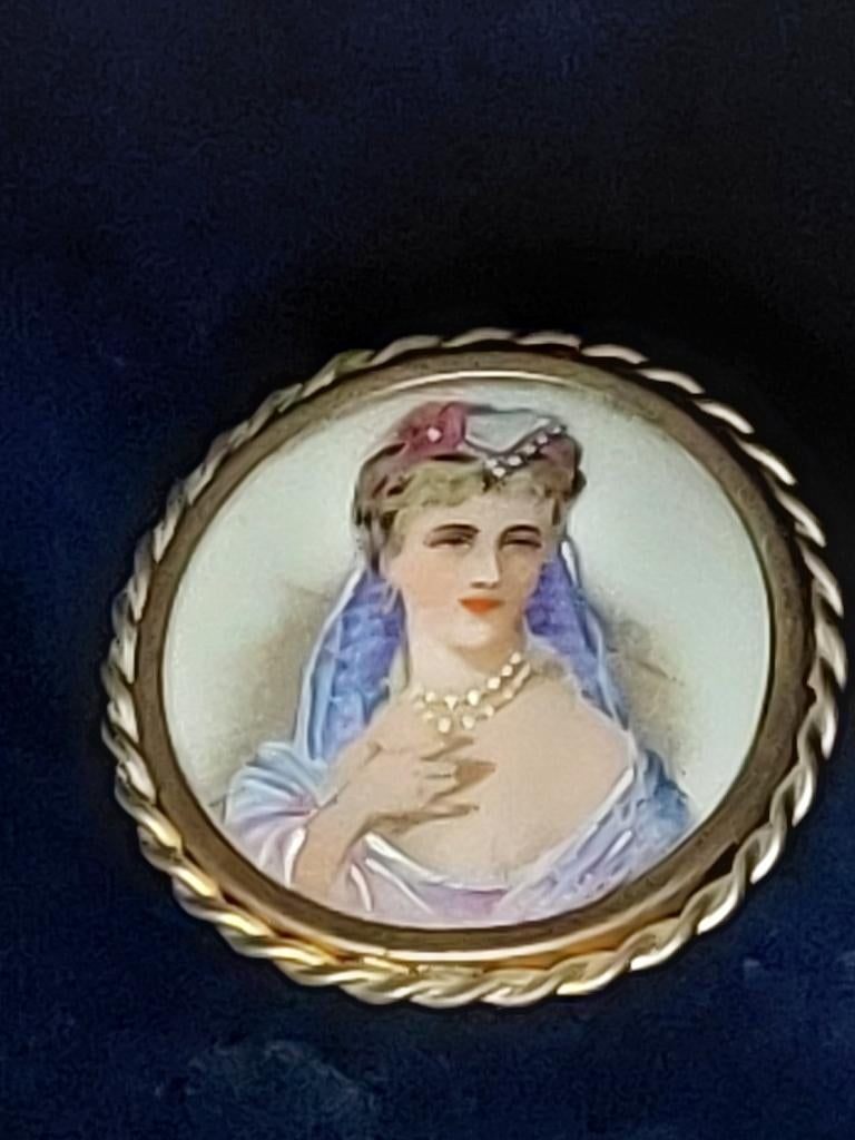Limoges France Brosche Damesportret, Sieraden, Tassen en Uiterlijk, Ophalen of Verzenden, Overige materialen, Broche