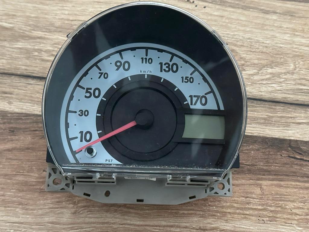 Toyota Aygo tellerunit / kilometerteller, Ophalen of Verzenden, Gebruikt, Toyota