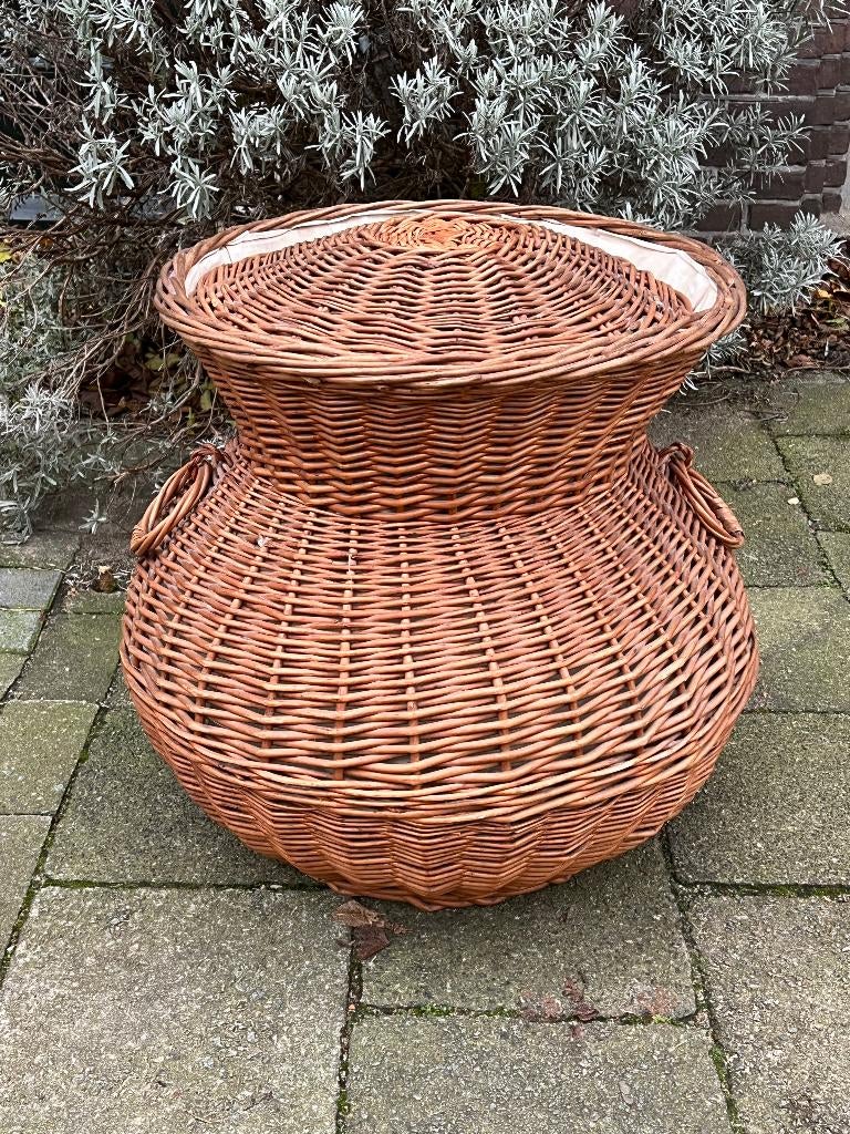 vintage wilgen rieten wasmand amfora model rotan bamboe, Gebruikt, Mand, Ophalen of Verzenden, Riet