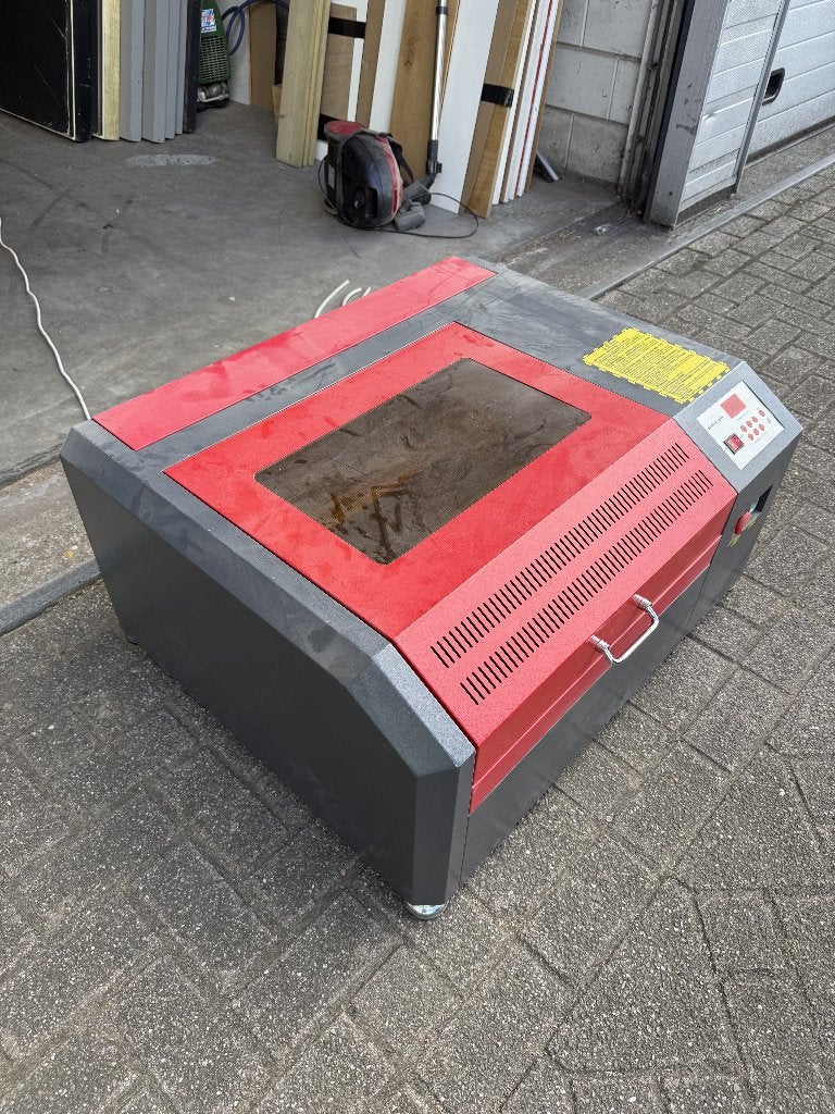 graveer en snijder laser machine 50W, Ophalen, Gebruikt, Metaal, Machine