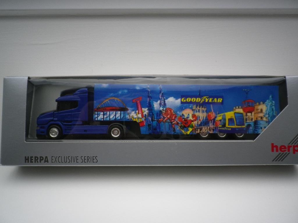 Herpa Scania T144 racetrailer Goodyear. Nieuw, Ophalen of Verzenden, Nieuw, Bus of Vrachtwagen, Herpa