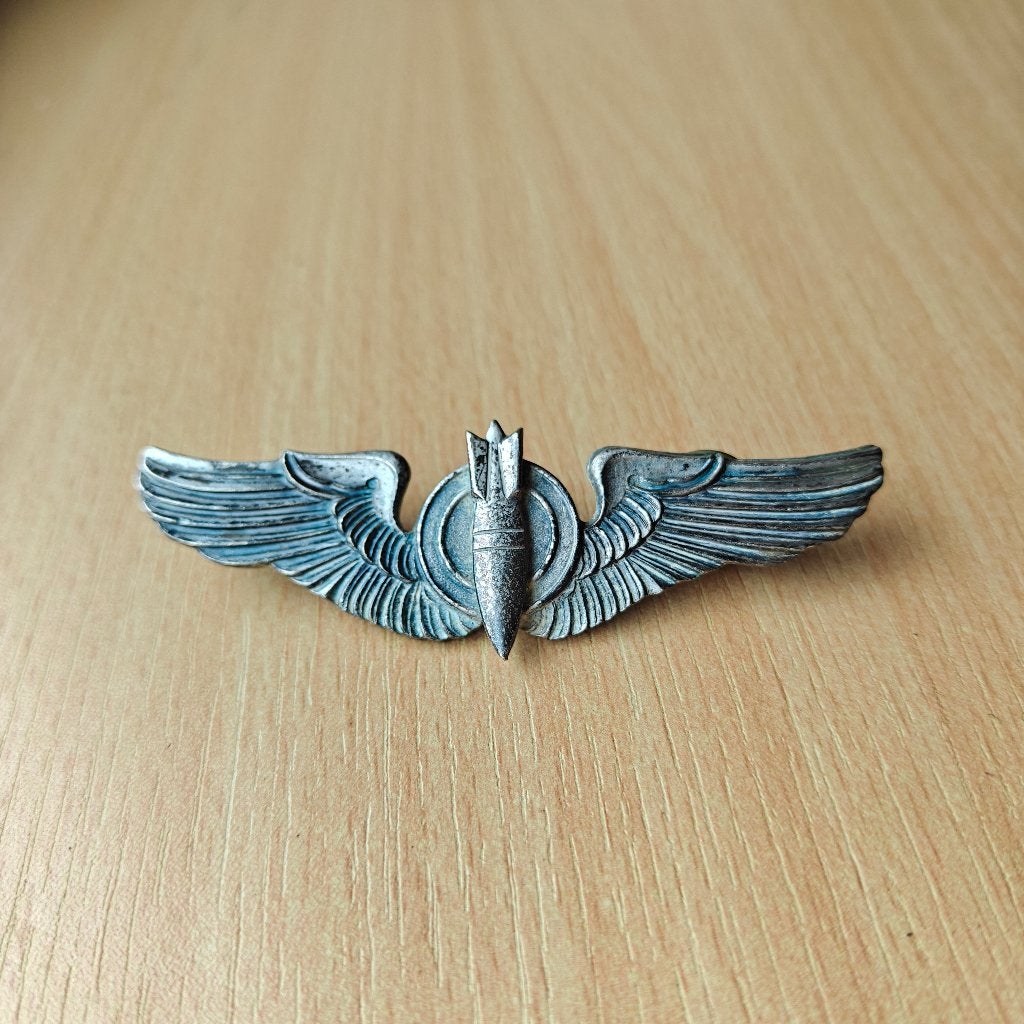 Postwar Aerial Bomber Wing, Ophalen of Verzenden, Landmacht, Nederland, Embleem of Badge