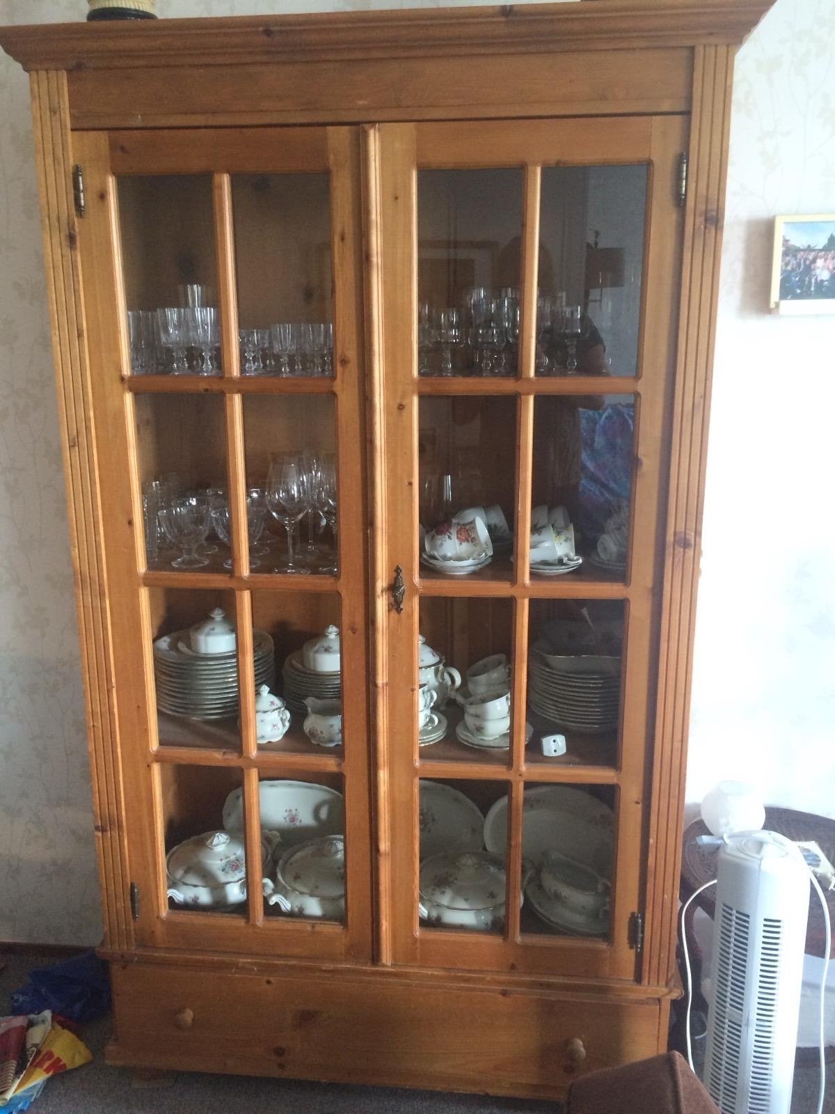 Mooie houten vitrinekast met glazen deuren, Ophalen, Gebruikt, 50 tot 100 cm, 150 tot 200 cm