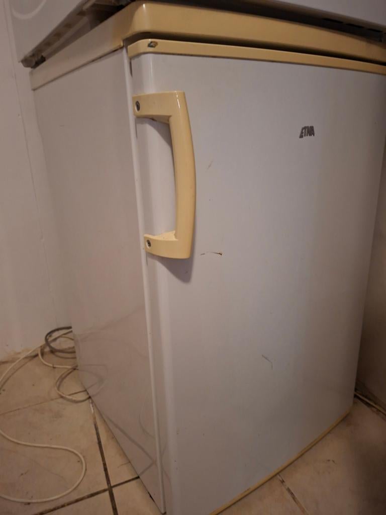 Tafelmodel koelkast zonder vriesvak, 100 tot 150 liter, Ophalen, 85 tot 120 cm, Zonder vriesvak
