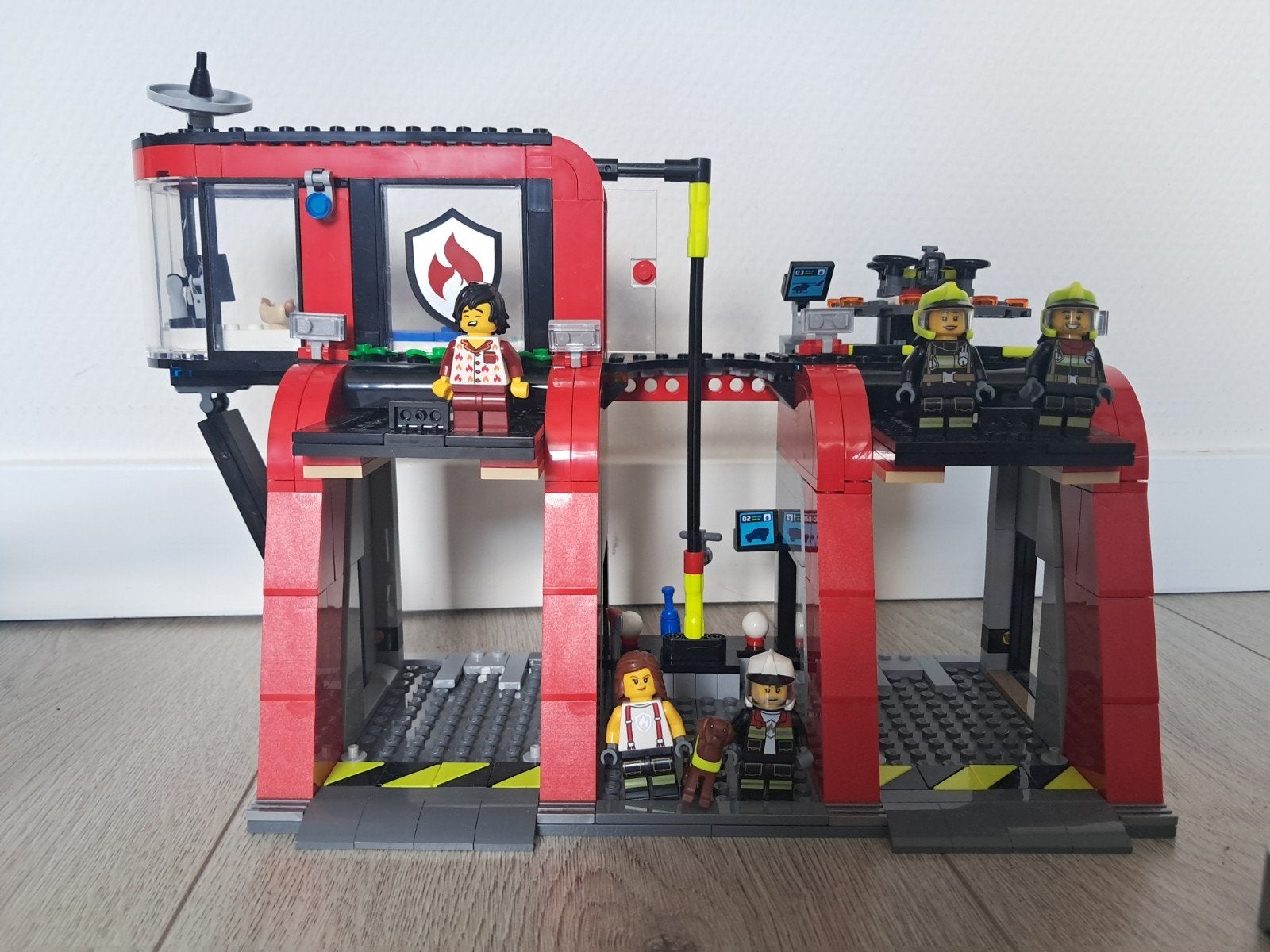 Lego City brandweerkazerne 60414, Ophalen, City, Lego, Zo goed als nieuw