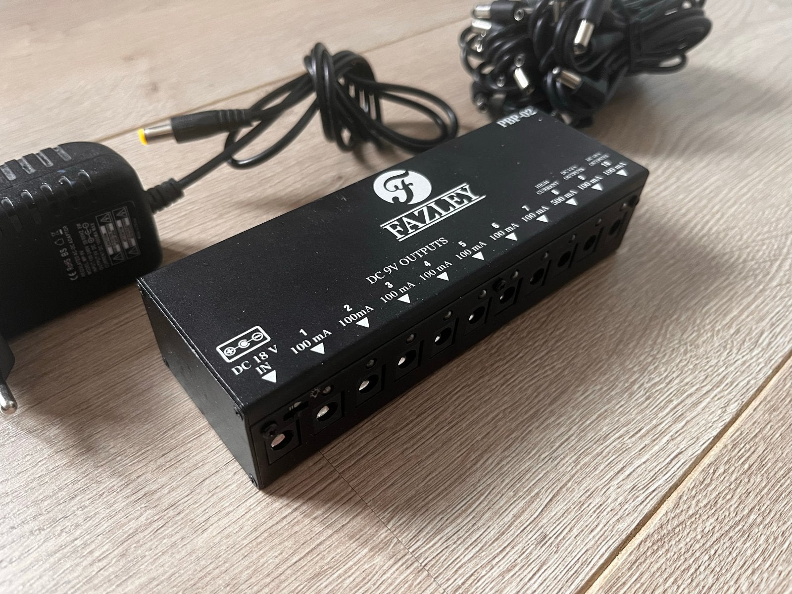 Fazley PBP-02 voeding voor effectpedalen, Ophalen of Verzenden, Zo goed als nieuw, Overige typen