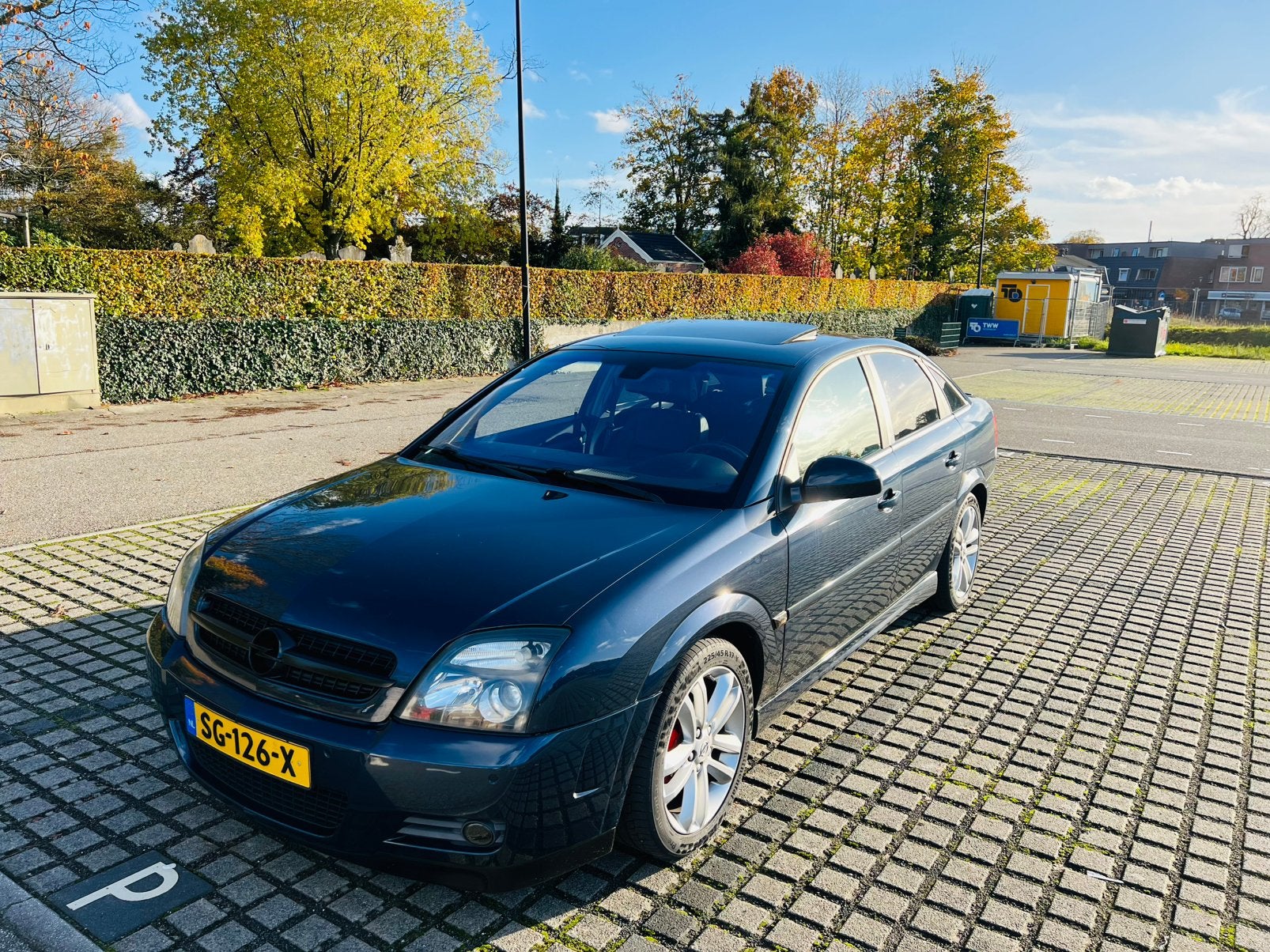 Opel Vectra 2.2 16V HB AUT 2003 Blauw, Auto's, Opel, 1380 kg, Zwart, 4 cilinders, 715 kg