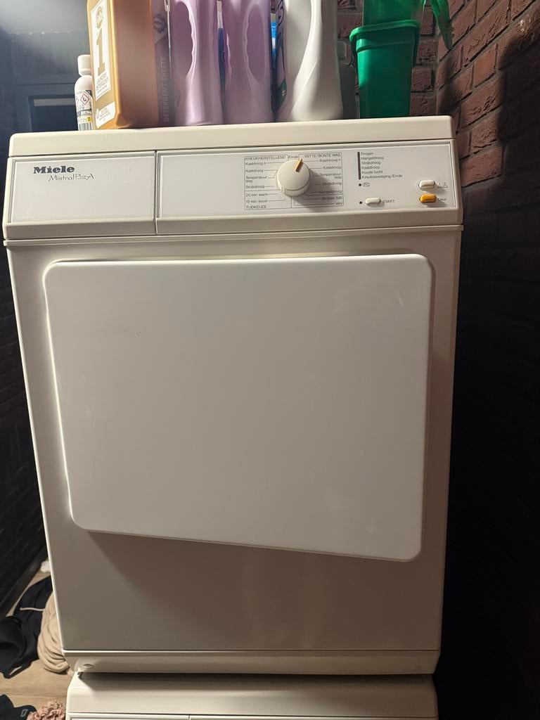 Miele Mistral Plus A droger, Ophalen, 6 tot 8 kg, Gebruikt, Luchtafvoer