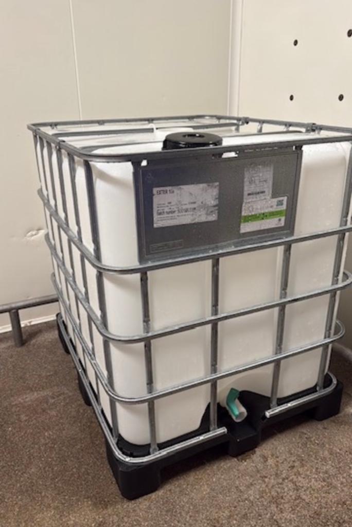 Ibc tank container waterbak watertank 1000L, Tuin en Terras, Regentonnen, 150 liter of meer, Ophalen, Zo goed als nieuw