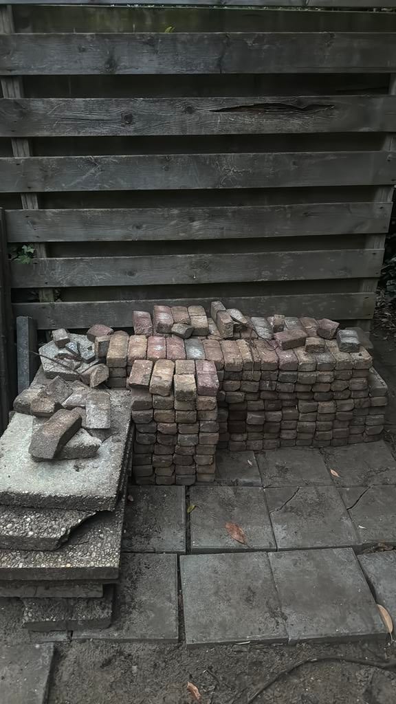 GRATIS AF TE HALEN div tegels/klinkers, Ophalen, Gebruikt, Beton, Klinkers