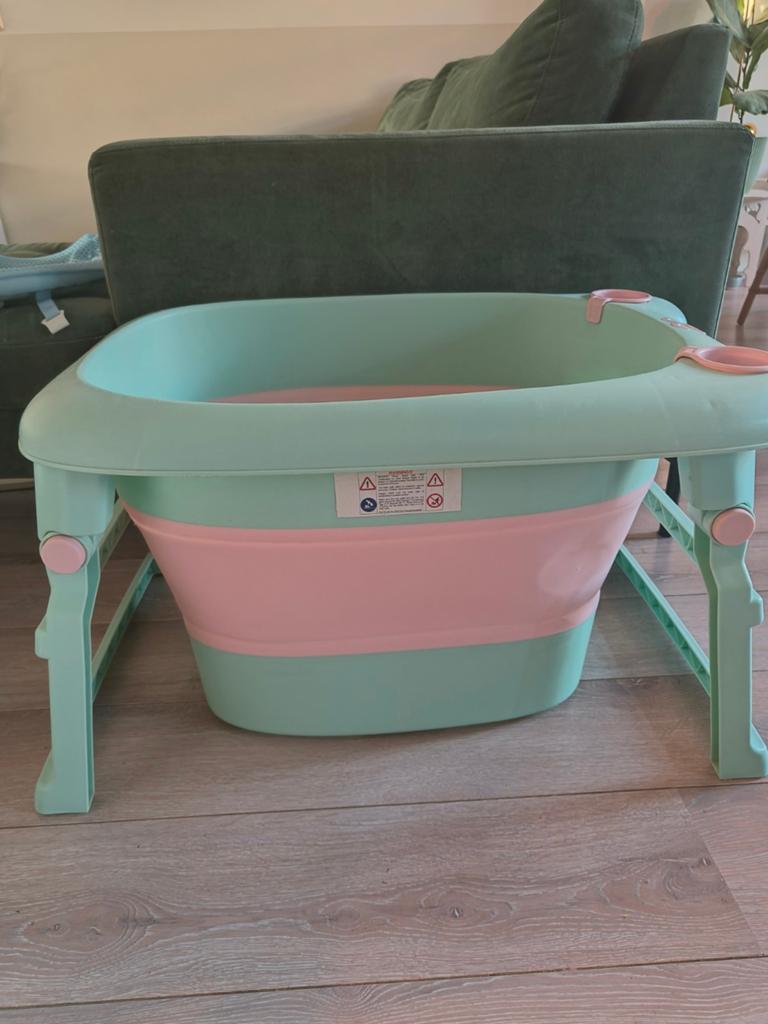 Opvouwbaar babybadje met standaard en badzitje 0-4 jaar, Kinderen en Baby's, Badjes en Verzorging, Zo goed als nieuw, Badje, Standaard