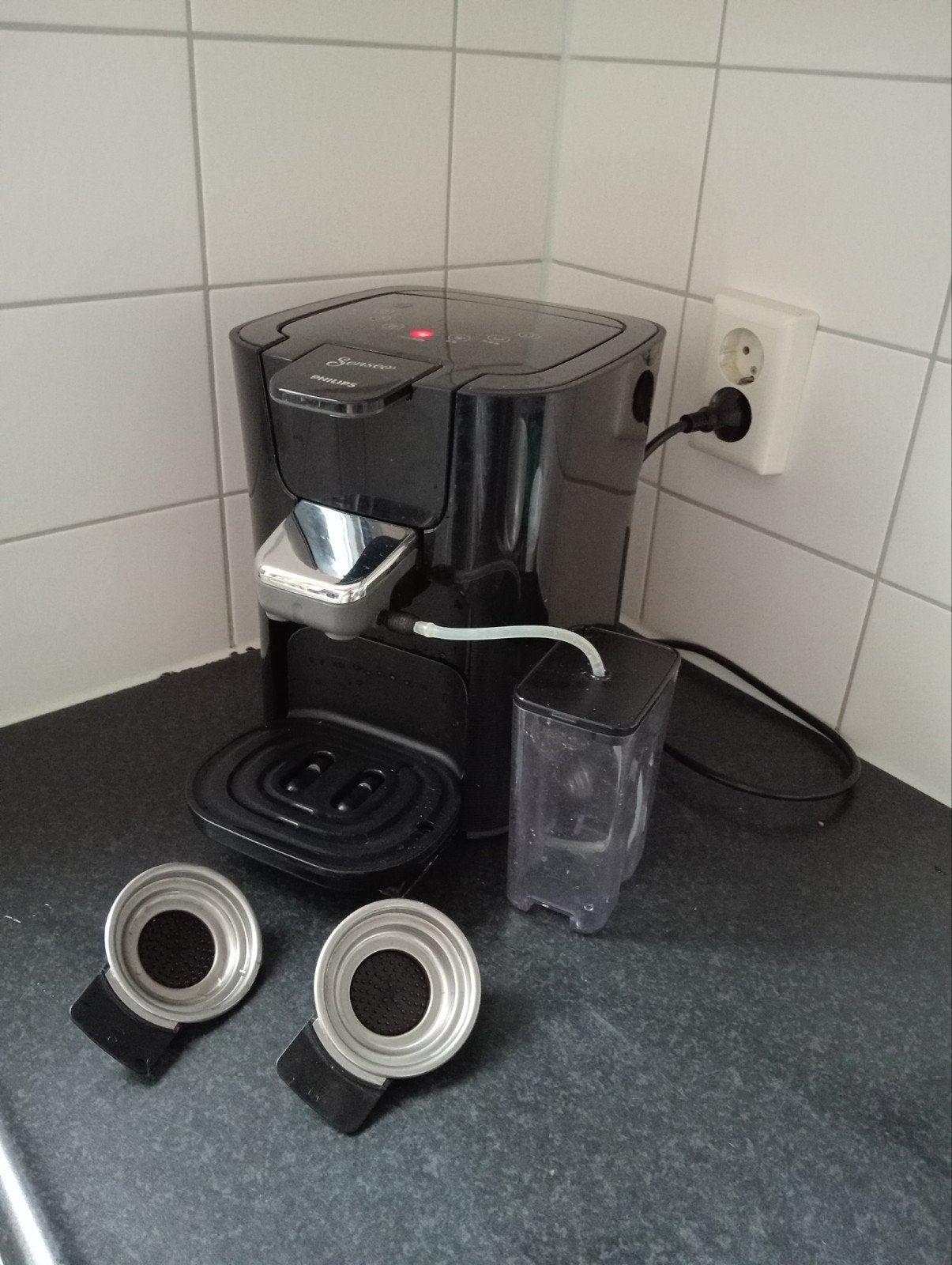 Philips Senseo Koffiezetapparaat Zwart - Goede Staat, Witgoed en Apparatuur, Ophalen, Gebruikt, Koffiemachine, 2 tot 4 kopjes
