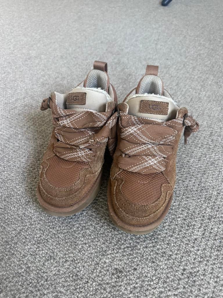 Ugg Lowmel bruin maat 38, Ophalen of Verzenden, Gedragen, Bruin