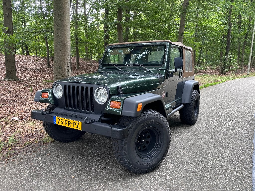 Jeep Wrangler Sahara 1997 4.0L hardtop, Auto's, Stof, Beige, 4 stoelen, Bedrijf