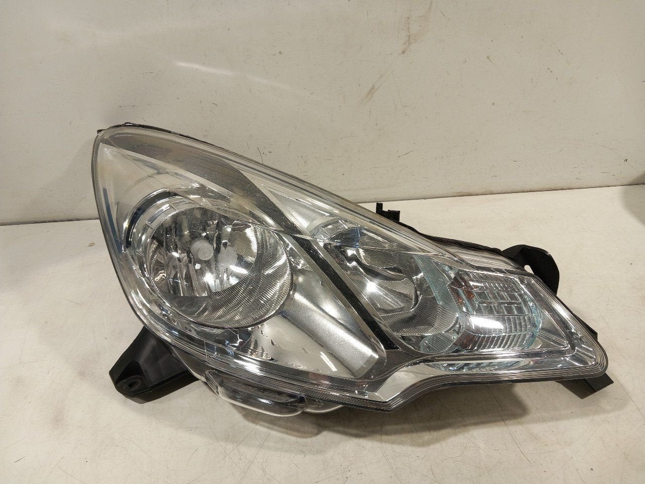 Koplamp rechts Citroën DS3, Onderdelen@venauto.nl, Van der Ven Autorecycling B.V., Gebruikt, Ettenseweg 76, 4706 PB Roosendaal, The Netherlands