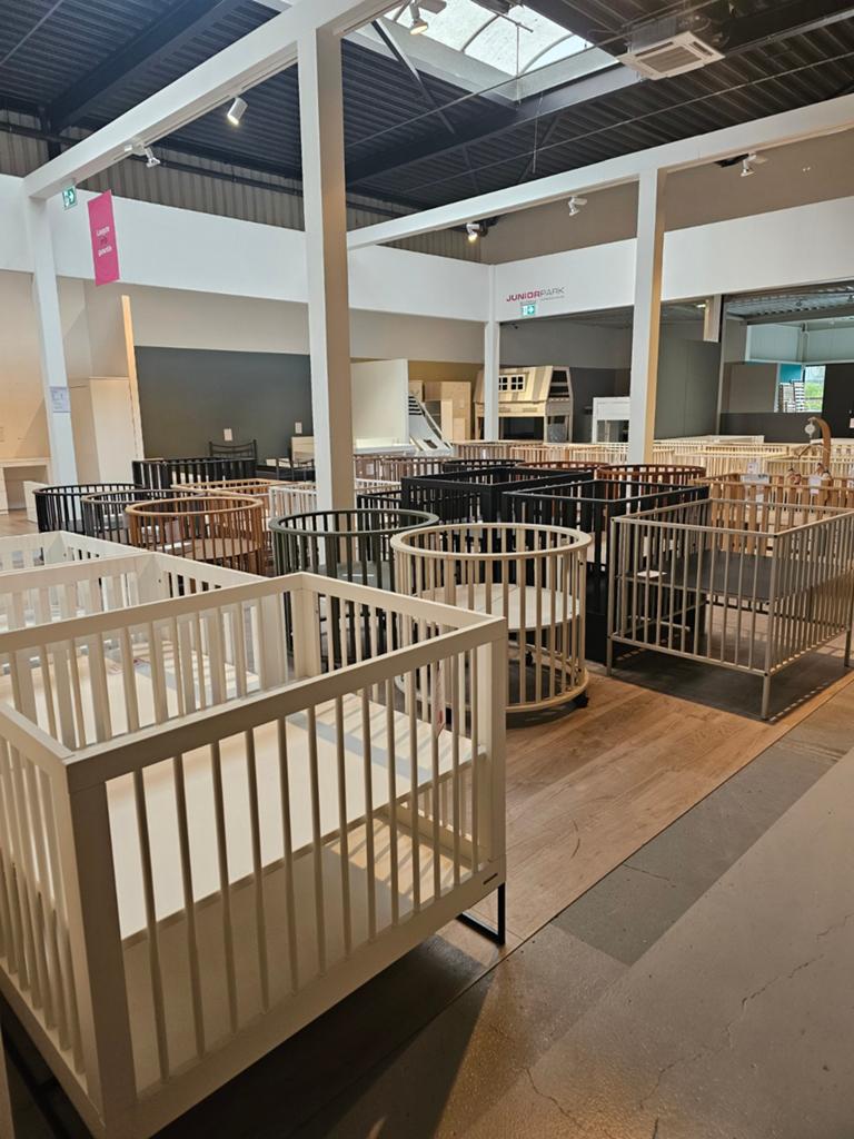Showmodellen outlet boxen, Ophalen, Zo goed als nieuw, Overige vormen, In hoogte verstelbaar