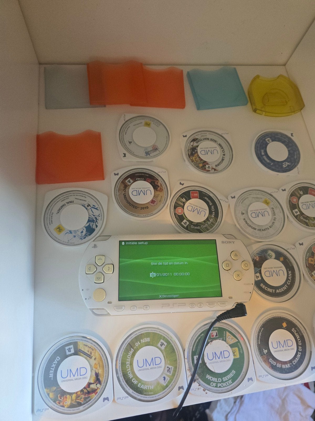 Witte PSP 3000 met 15 UMD games en oplader, Ophalen of Verzenden, Gebruikt, Met games, PSP 3000