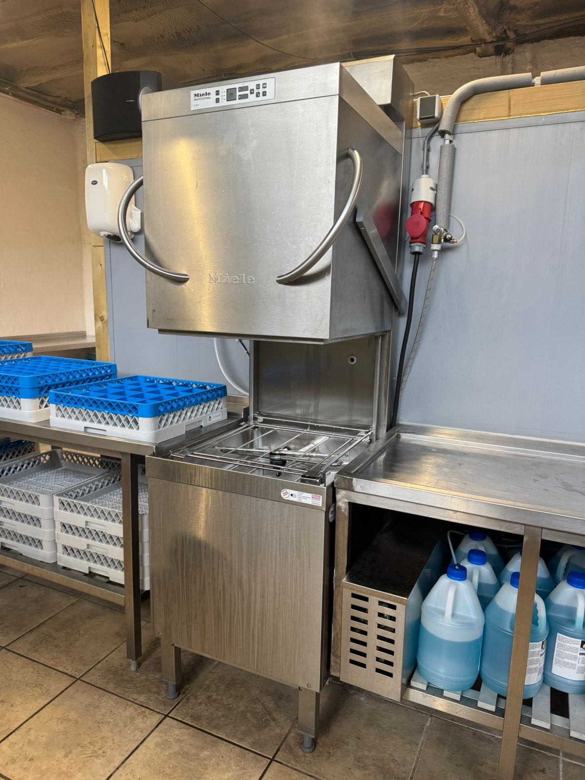 Miele doorschuifvaatwassr met Osmose, Ophalen, Gebruikt, Reinigen
