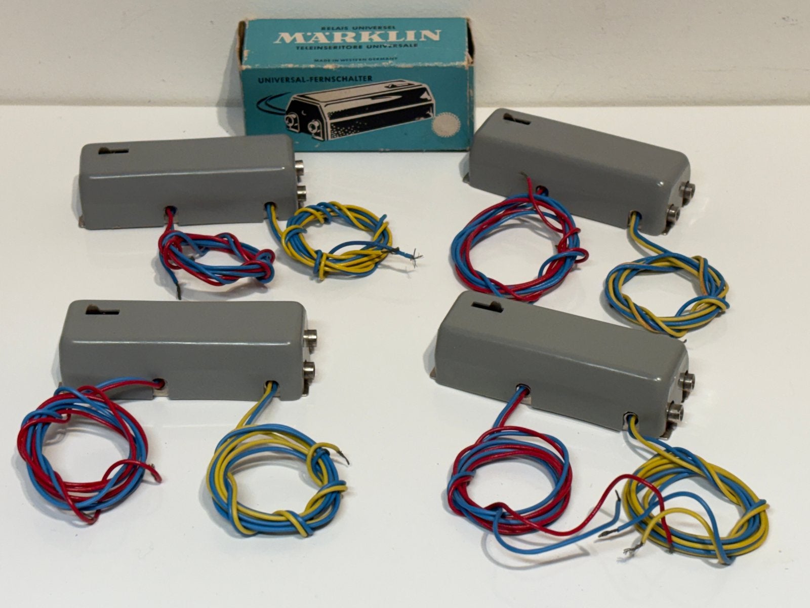 4 ST Marklin 7045 Universeel-schakelrelais, Wisselstroom, Verzenden, Rails, Zo goed als nieuw