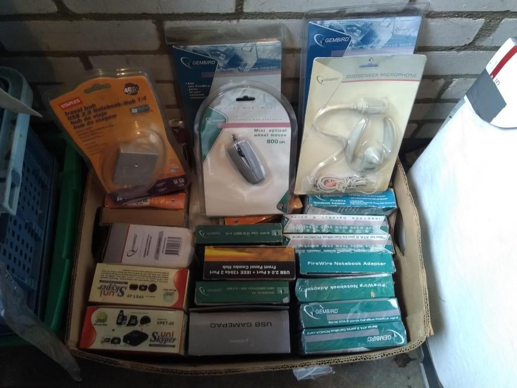 Doos vol diverse apparatuur en accessoires, Ophalen of Verzenden, Gebruikt