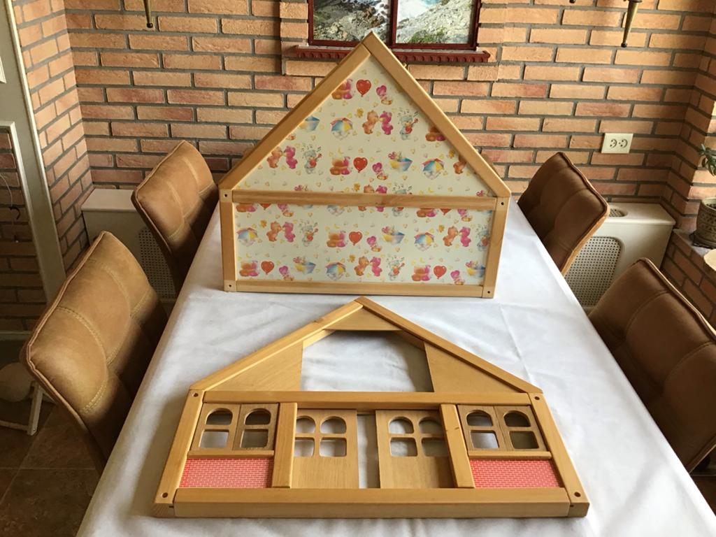 Houten Poppenhuis met Meubels en Poppen - Complete Set, Verzamelen, Poppenhuizen en Toebehoren, Ophalen, Gebruikt, Poppenhuis