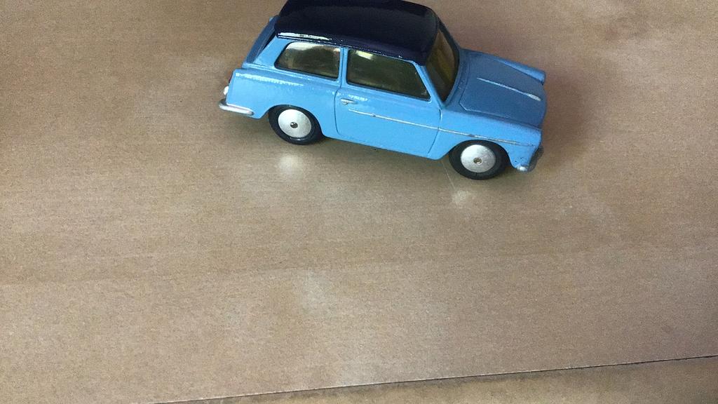 CORGI TOYS AUSTIN A 40 ZEER FRAAI EN ORIGINEEL VRIJ ZELDZAAM, Hobby en Vrije tijd, Modelauto's | 1:43, Ophalen of Verzenden, Zo goed als nieuw