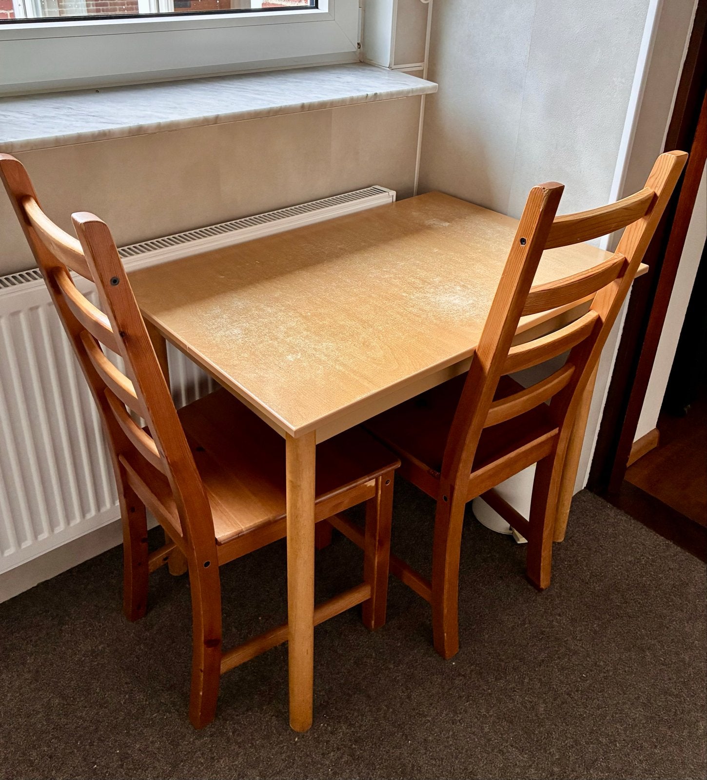 Eenvoudige eettafel met twee stoelen, Ophalen, Gebruikt, 50 tot 100 cm, Tot twee personen