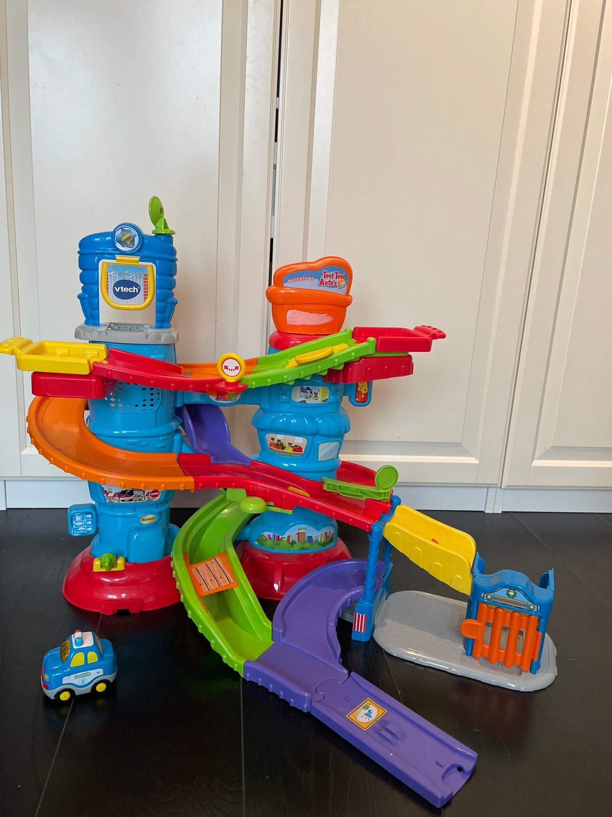 VTech Toet Toet Auto's Garage met Politieauto, Ophalen, Gebruikt, 6 maanden tot 2 jaar