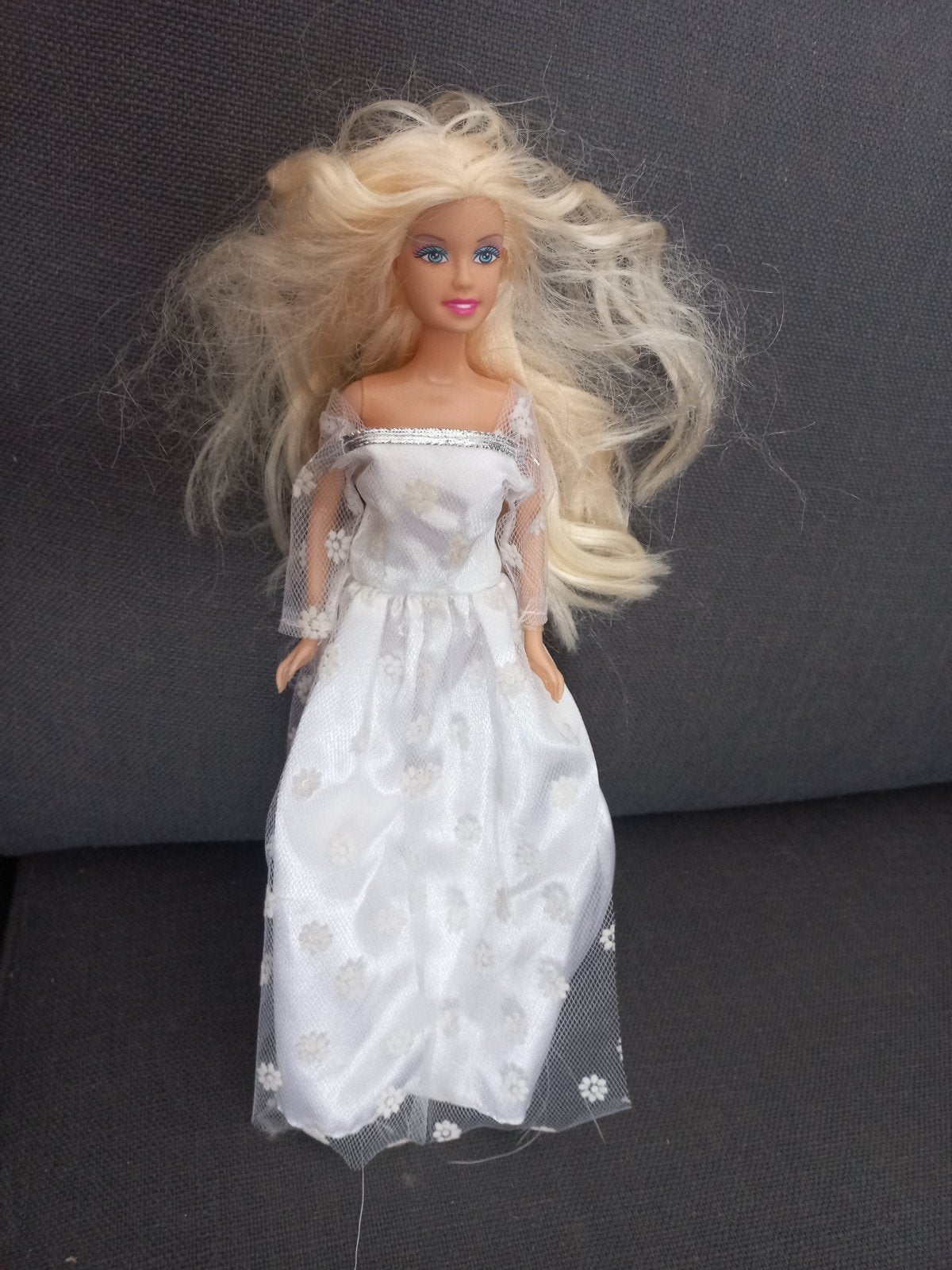 Nep Barbie (vandaar ook de prijs), Kinderen en Baby's, Speelgoed | Poppen, Ophalen of Verzenden, Gebruikt, Barbie