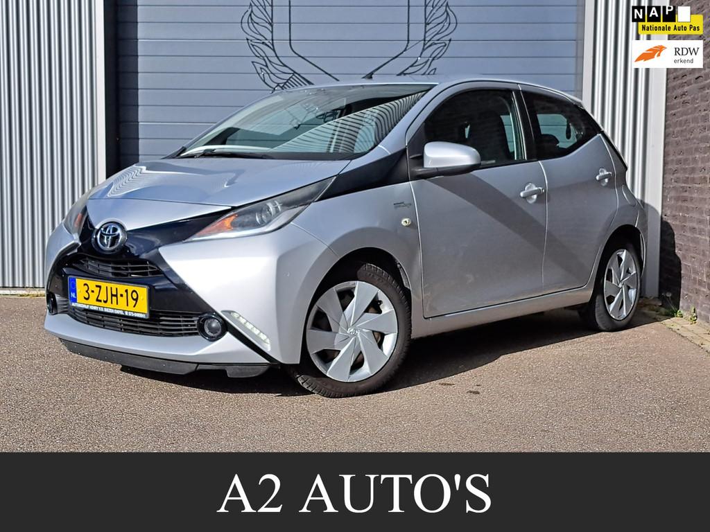 Toyota Aygo 1.0 VVT-i x-play Airco|Camera|Nap, Voorwielaandrijving, Euro 5, Stof, Gebruikt