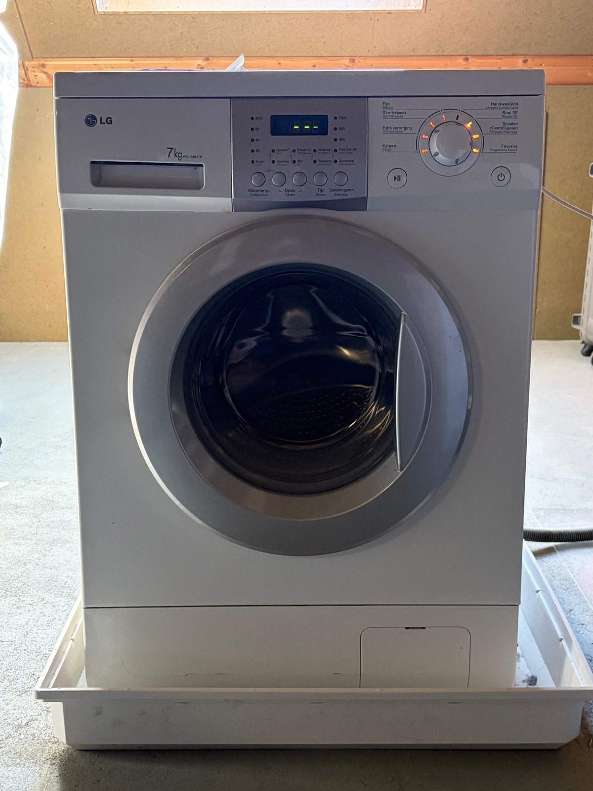LG WASMACHINE MODEL  WD-1248 7 Kg, Ophalen, Gebruikt, Voorlader, 85 tot 90 cm