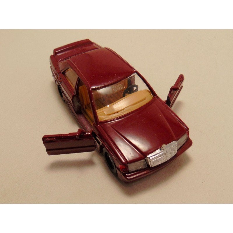 Mercedes 190 E 16 Corgi 1:38 roodbruin, Ophalen of Verzenden, Gebruikt, Auto