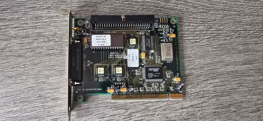Adaptec AHA-2920 scsi kaart, Ophalen, Desktop